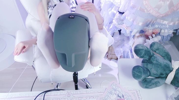 [亭子wwASMR]可爱亭宝在线助眠啦 大量COS轻语掏耳踩耳哦 10