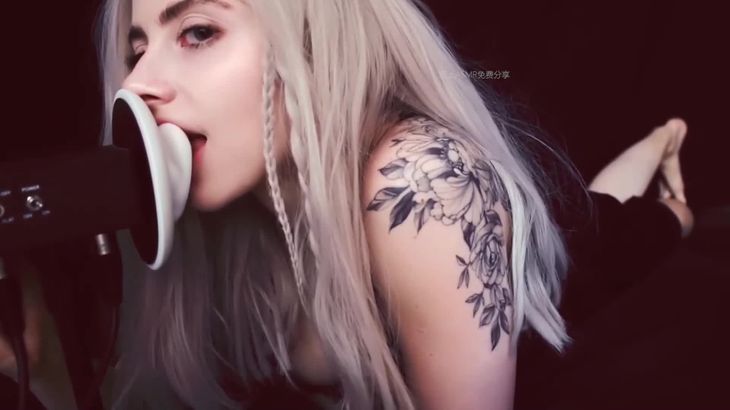 ASMRSleeping Cupcake 吃耳朵舔耳,口腔音,耳语 ASMRSleeping Cupcake 吃耳朵舔耳,口腔音,耳语