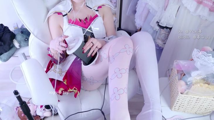 [亭子wwASMR]可爱亭宝在线助眠啦 大量COS轻语掏耳踩耳哦 3