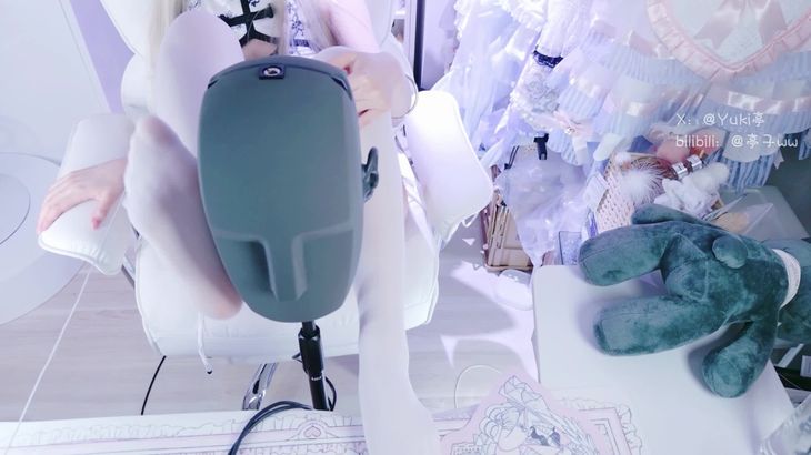 [亭子wwASMR]可爱亭宝在线助眠啦 大量COS轻语掏耳踩耳哦 22